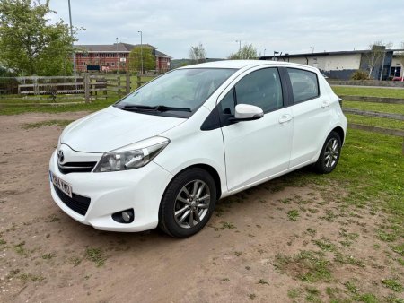 TOYOTA YARIS 1.0 VVT-i Icon Plus Euro 5 5dr